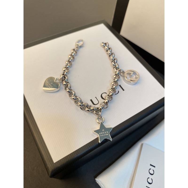 G*u*i bracelets